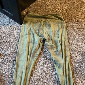 Lululemon size 8 leggings